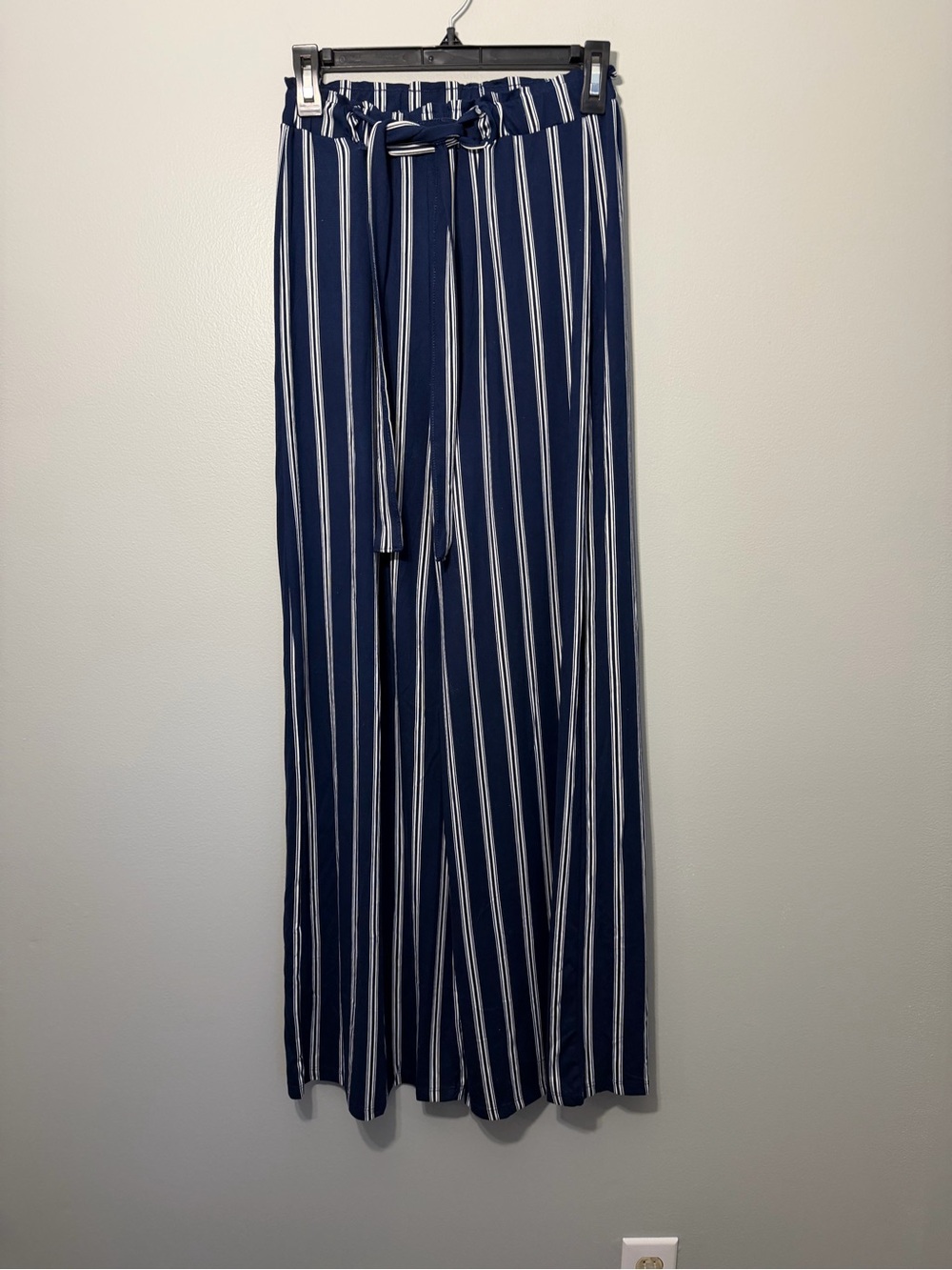 Striped Navy Wide-Leg Tie Waist Pants